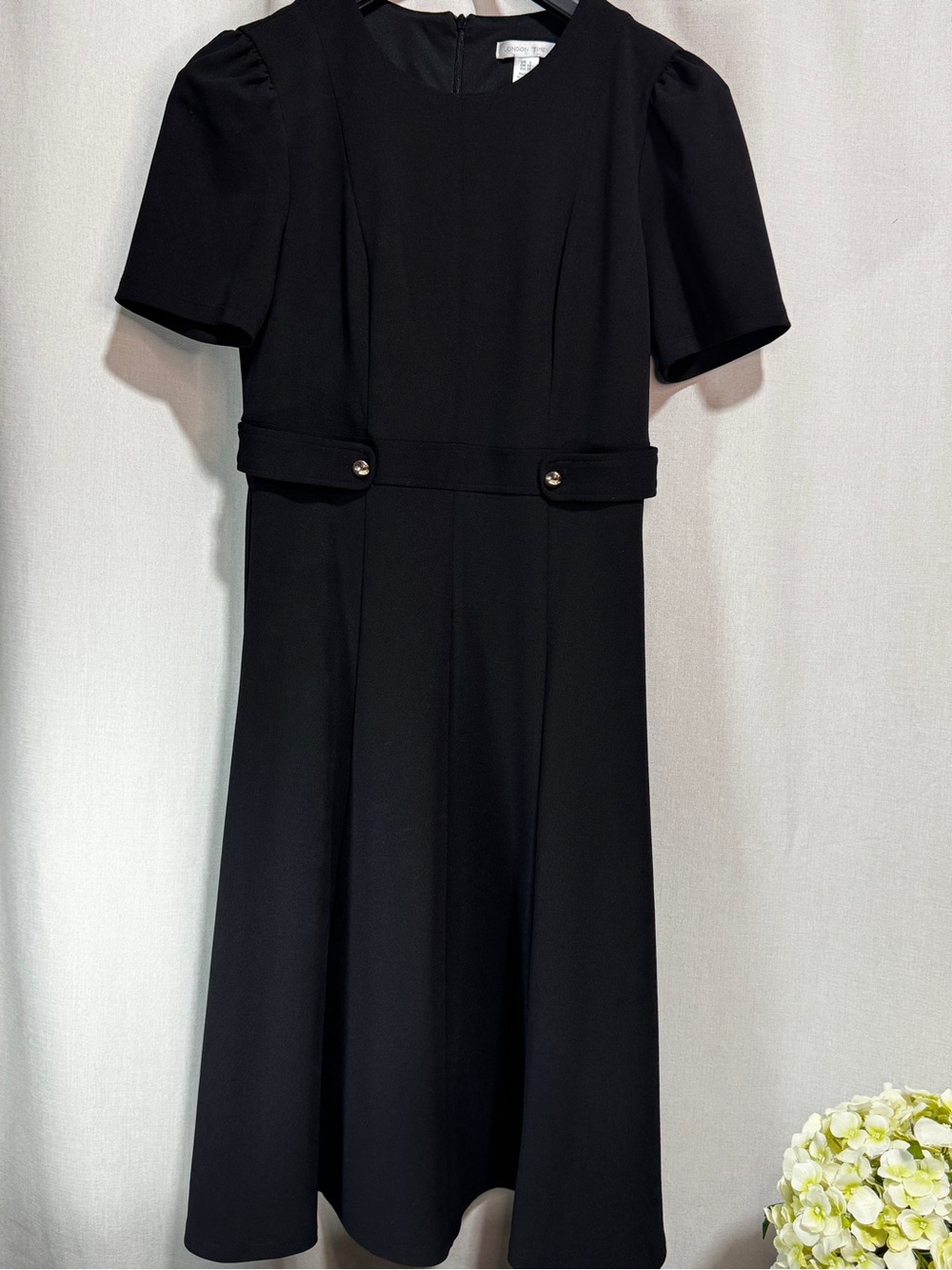 London Times Women's Black A Line Midi Dress Size 6 Puff Short Sleeve Feminine